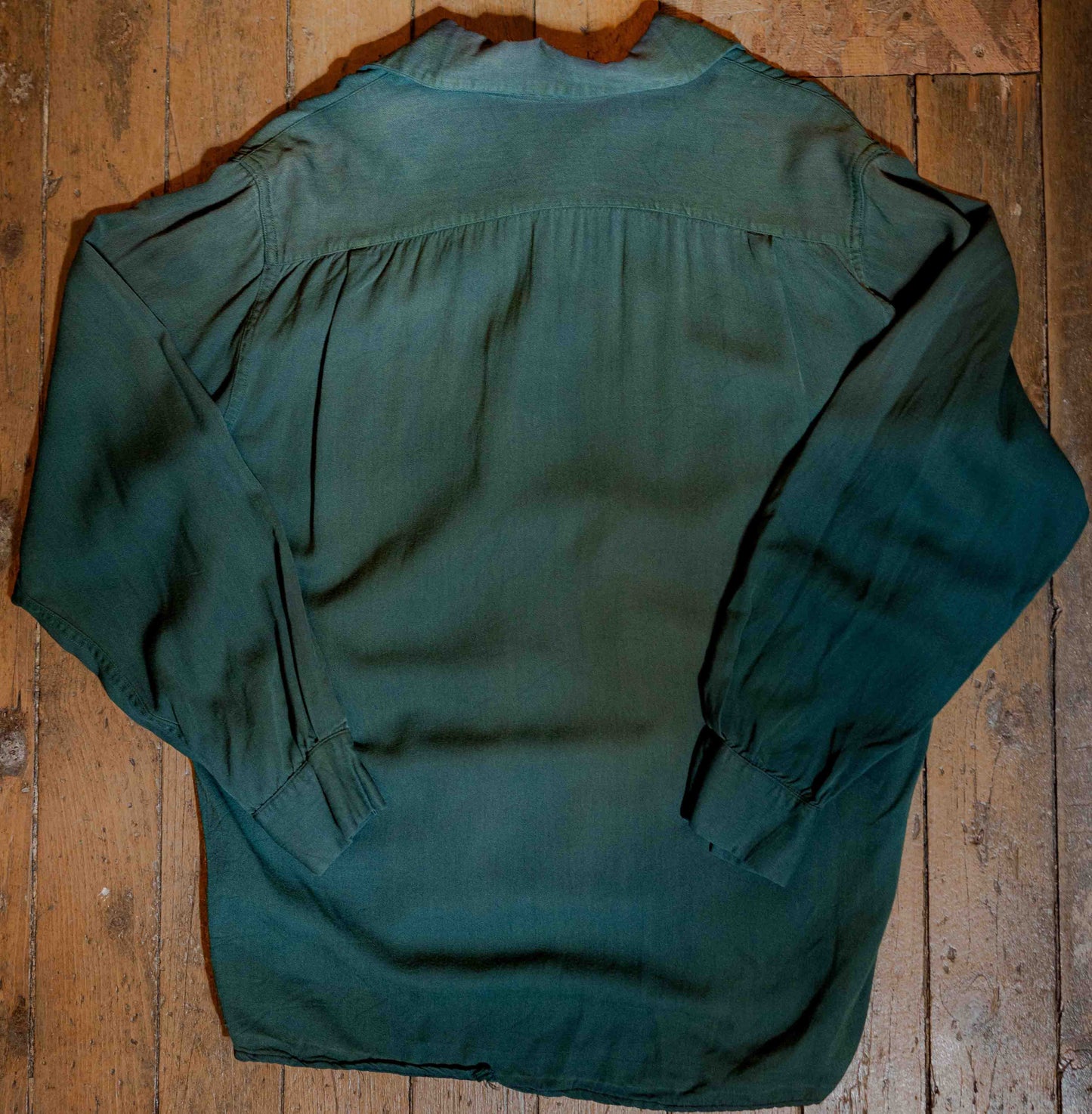 Vintage 1950’s Riviera Rayon Loop Collar Shirt Size 15