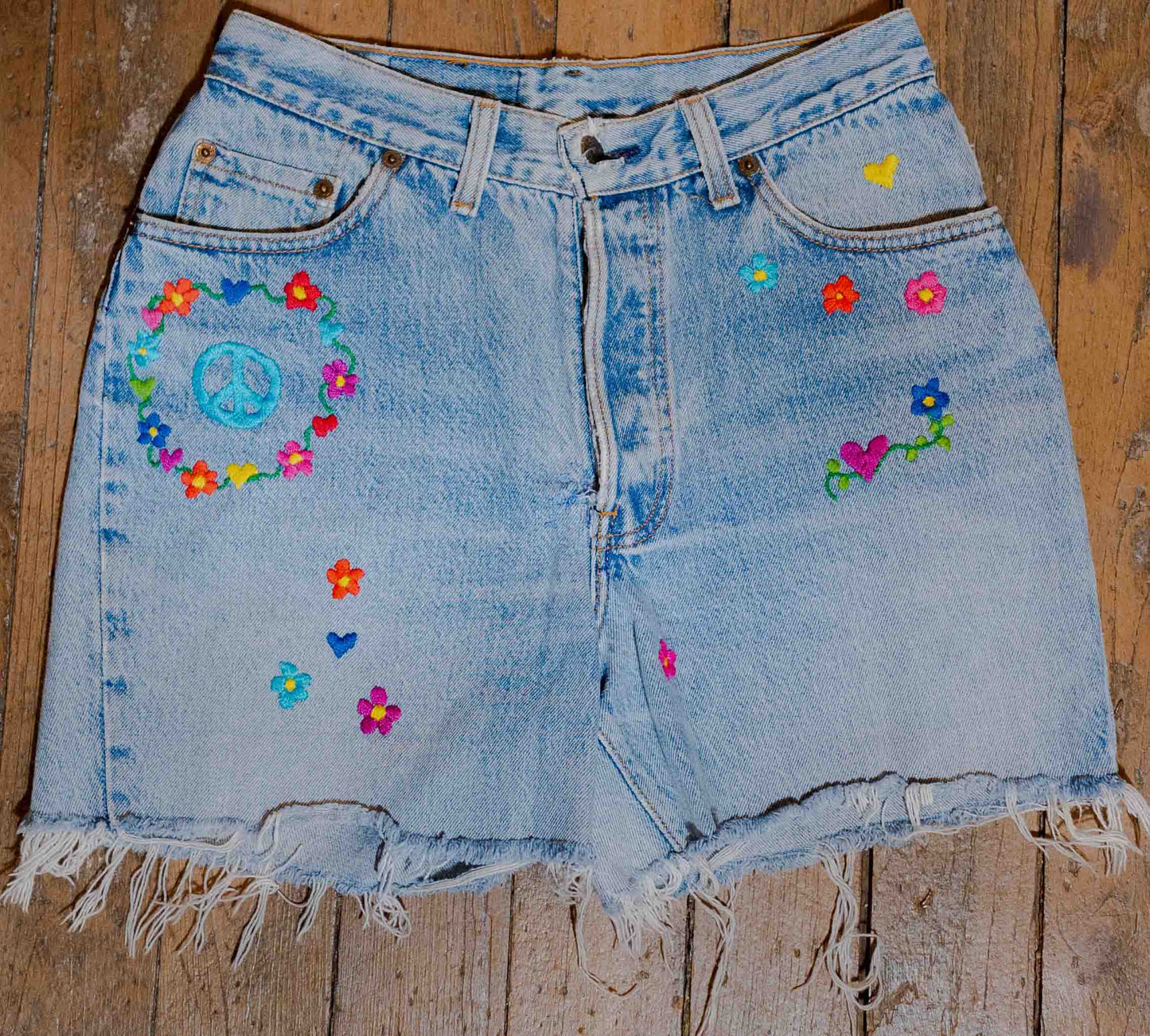 Vintage 1990’s Embroidered Levi’s Denim 501 Shorts