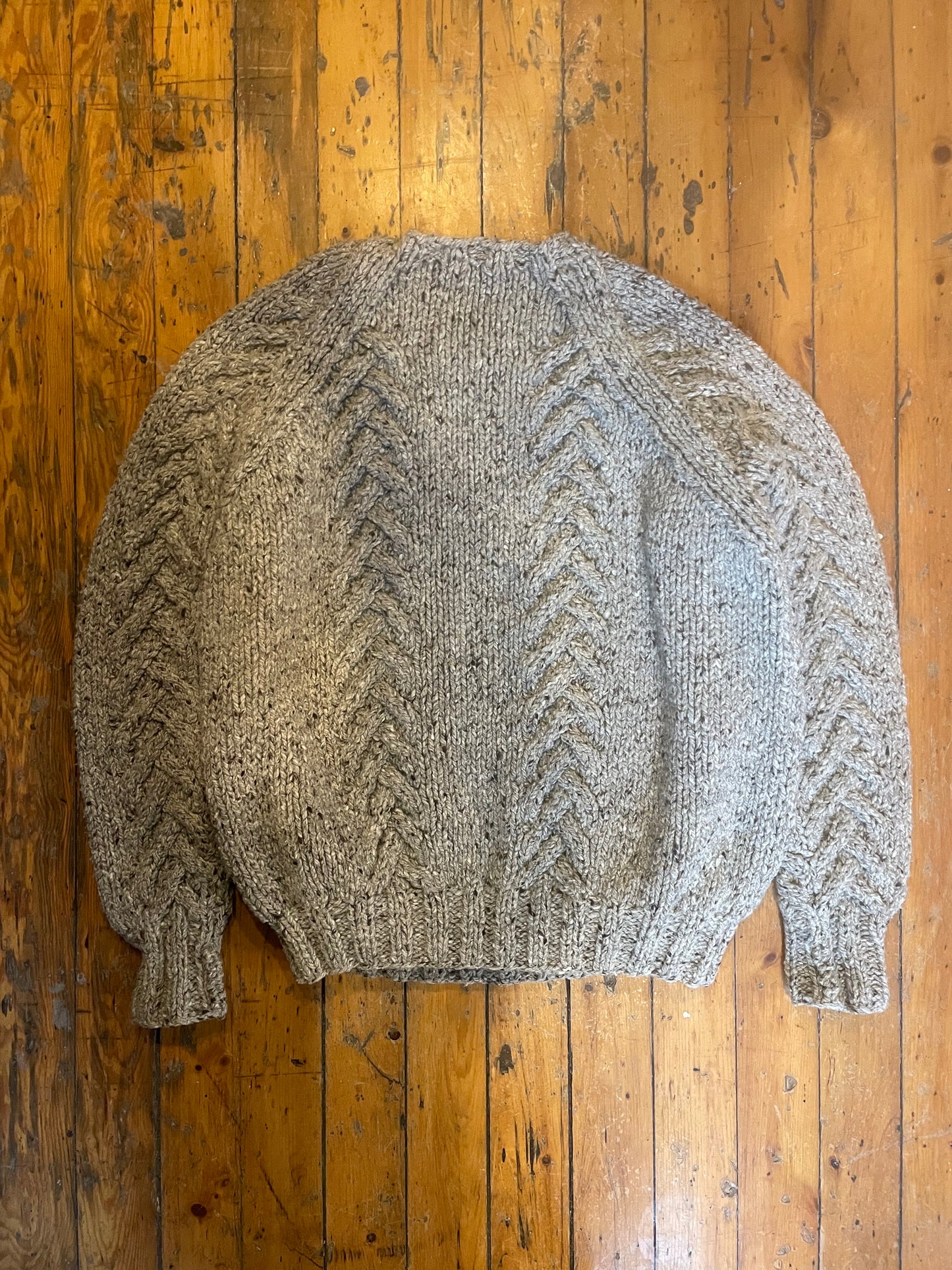 Vintage 1990s heavy hand knit sweater XL