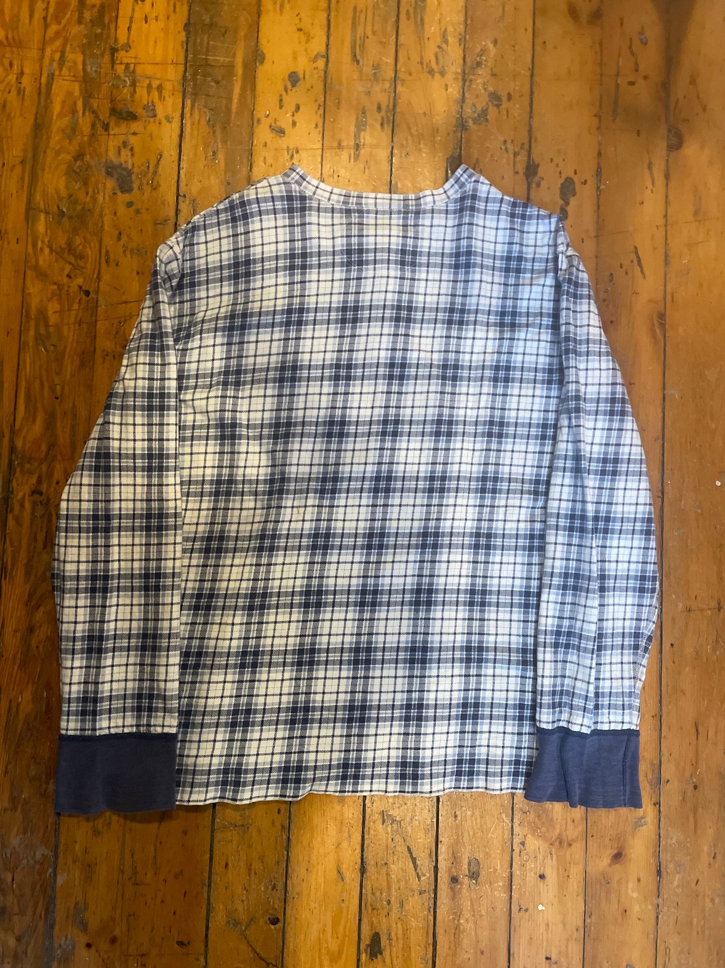Vintage 1990’s plaid henley XL