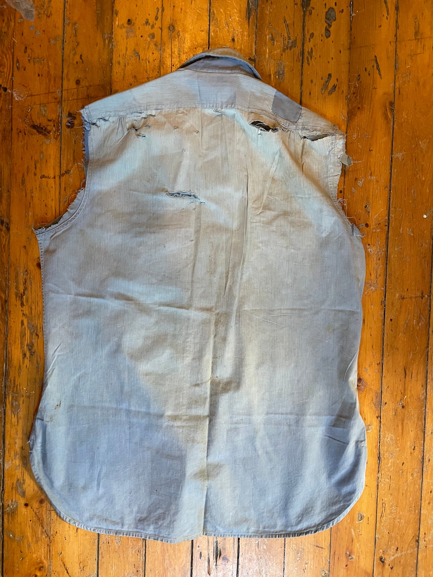 Distressed 1950’s Lee Chambray Cut-Off Shirt